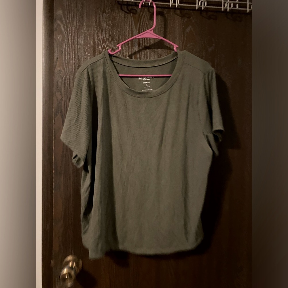 Green ribbed crop shirt
